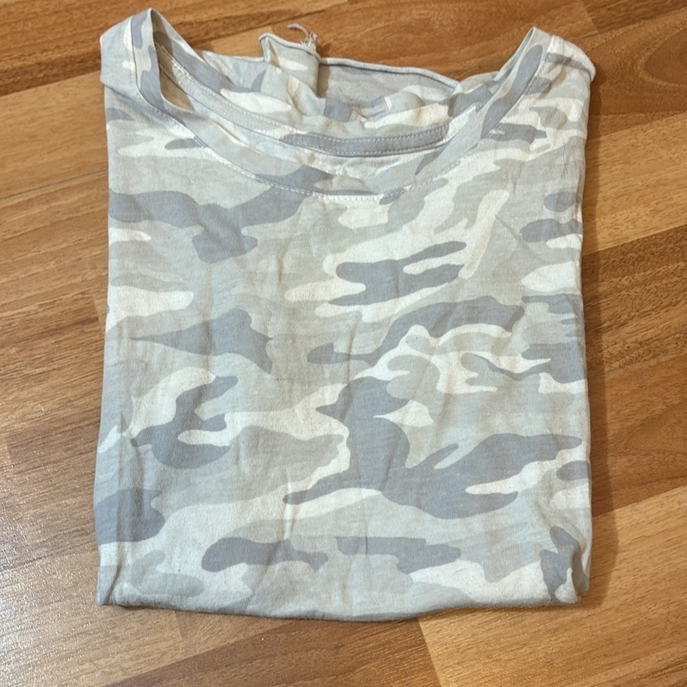 Gap Camo Top - Picture 4 of 4